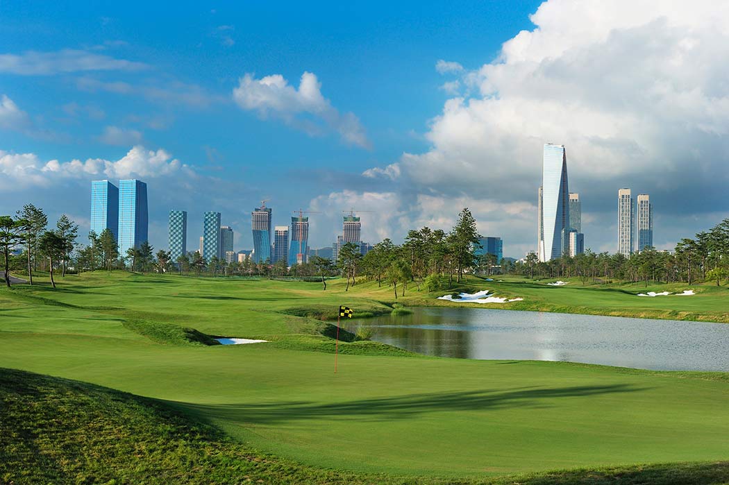 The 7th hole of the Jack Nicklaus Golf Club Korea in Songdo