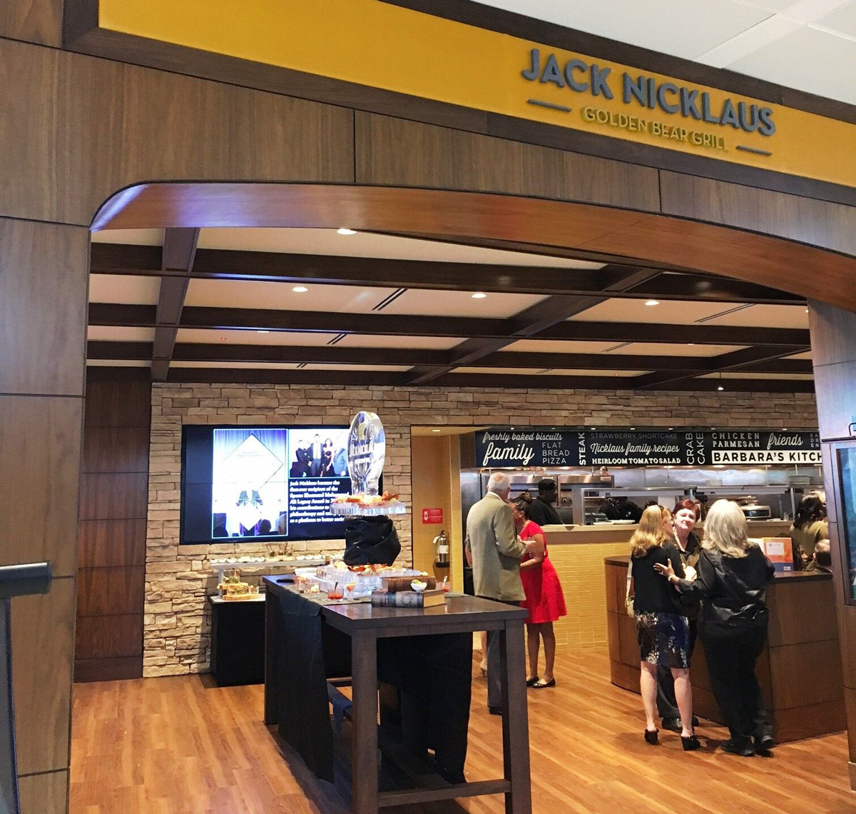 Jack Nicklaus Golden Bear Grill at Charleston International Airport
